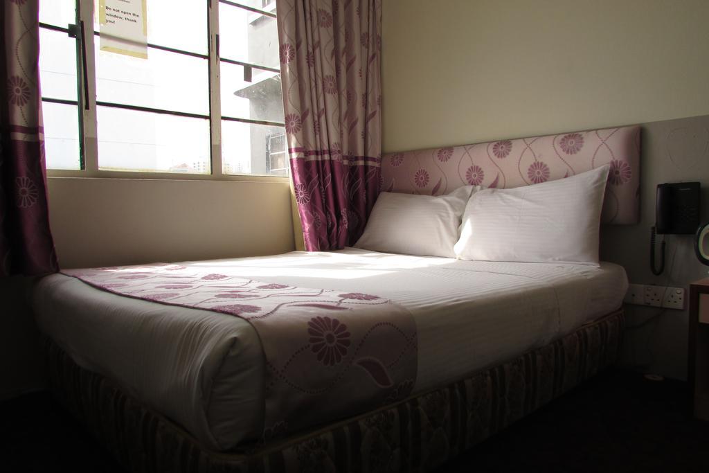 Meriton Hotel Singapore Room photo